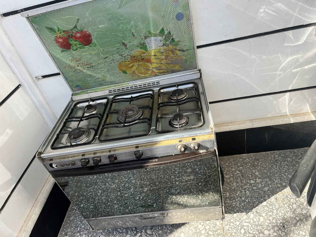 طباخ كريازي اصلي نضيف ٢٠٠وبي مجال بسيط للشراي مكان بغداد حي البتول***********
