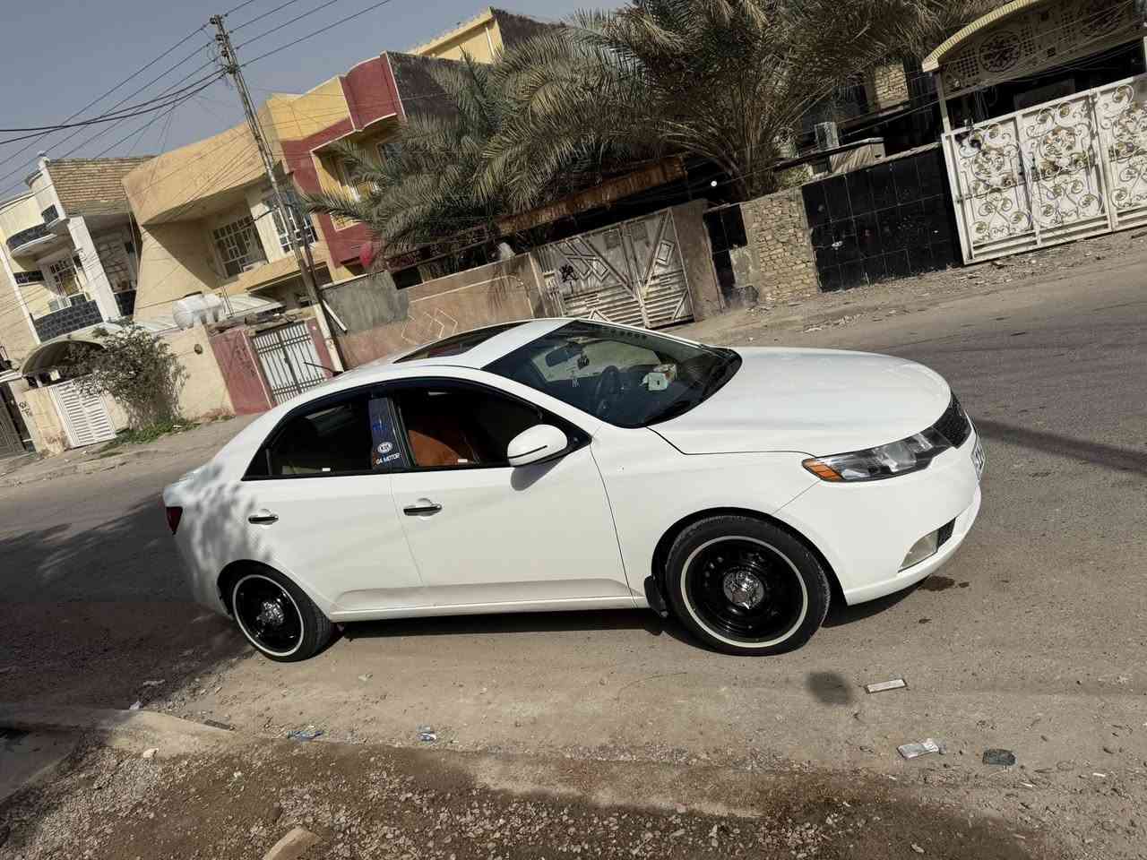 سلام عليكم سيراتو للبيع موديل 2012 فول مواصفات واحد علا واحد ماشية 158كيرمكية جديد صدر امامي خلفي جديد تخم تاير جديد مدوشمة ارظية وكشنات السيارة مصبوغة حزام الجاملغ الخلفي مبدل السعر 92 وبيهة مجال مكاني بغداد الراشدية ***********
