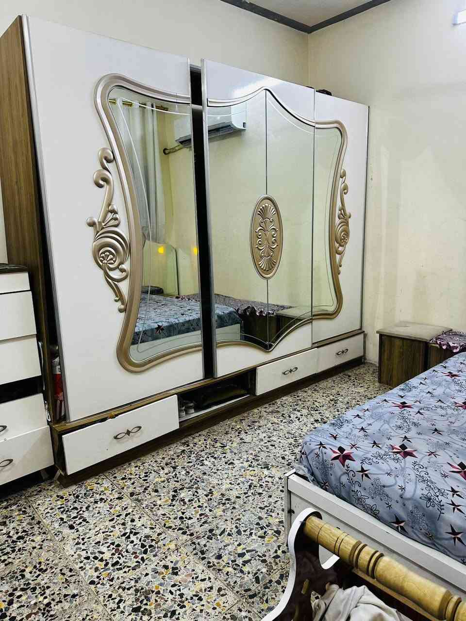 السلام عليكم غرفة نوم لبيع ٩ قطع
مستخدمه مكاني بغداد البلديات
للاستفسار ***********
