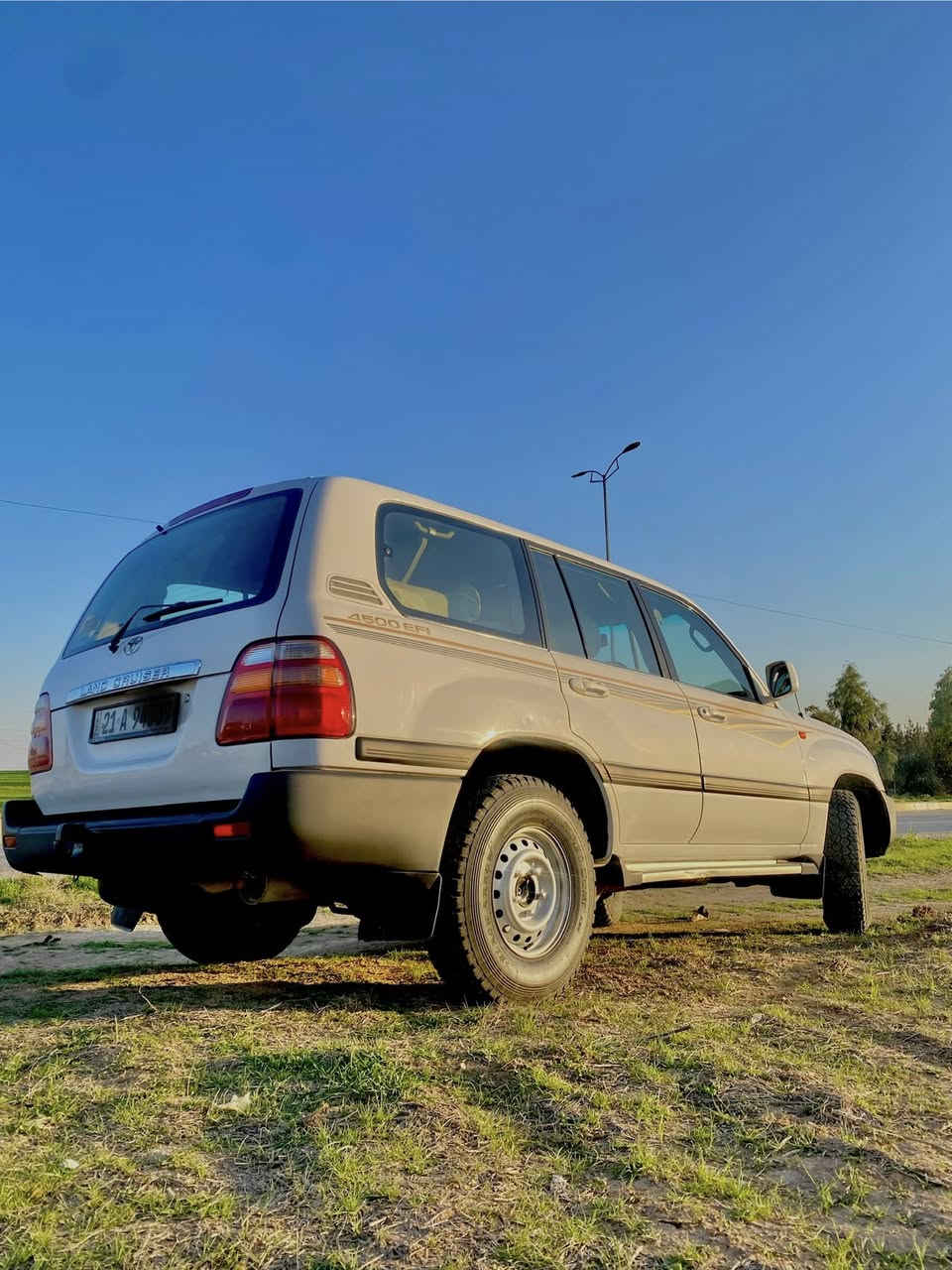 سلام عليكم اخواني ..رمضان مبارك 🌷تويتا لاندكروزر استيراد خاص مكفول من الحادث🌷فقط بيها رش شبرين بالبنيد اثر شخوط🌷مكان بغداد🌷اخت الزيرو ماشي ٣الاف فقط🌷موديل ٢٠٠١فول فول ماعدا سلايت 🌷رقم وسنويه جديدبشرط كل العراق رقم اصلي بوجهك حول🌷مواصفات::گير توماتيك .تبريد مركزي.ثلاجة .قفل ديفلوك .كشن لگزز جنطا لگزز.مرايا كهربائية.اريل كهربائيه.دبل تانكي.كهربائيات كله بشرط 🌷صدر جديد .اربع تايرات و وياله بالكارتون.🌷محرك و گير بشرط .ماتصرف بيها ربع دينار .عليها سيرفس كامل من شركة تويتا سليمانية .
مكان بغداد 
سعر ١٦٧وبيها مجال للطيبين
سونار موجود رجاء تفاصيل كلة موجود 
الصبح اني بالدوام مااجاوب 
رقم تلفون ***********
