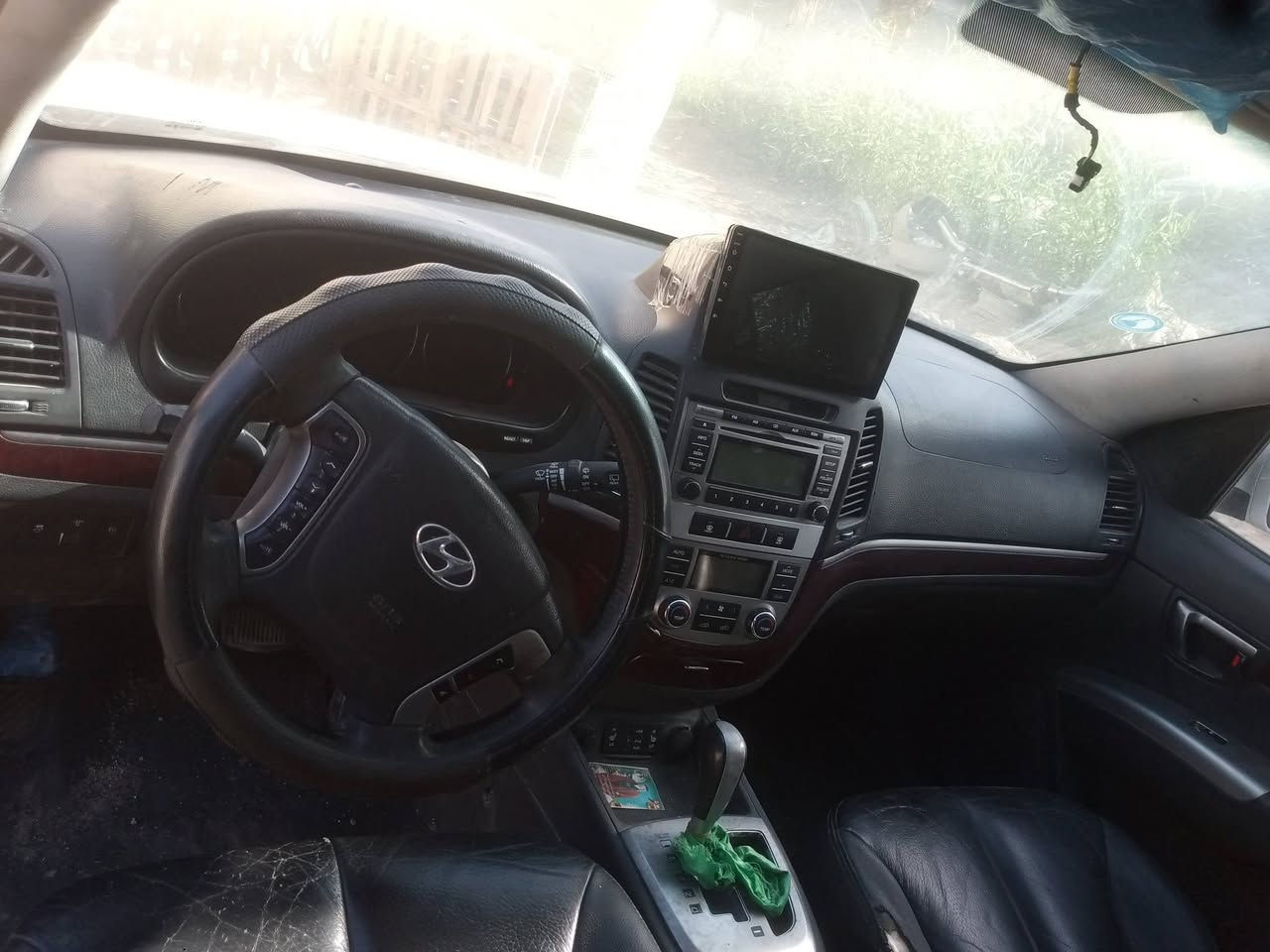 سلام عليكم 
سيارة سنتافيا موديل 2011 كاز مكينة گير تبريد كفالة سيارة أدوات بدون رقم 
السعر بلاش استفسار خاص او اتصل ***********
