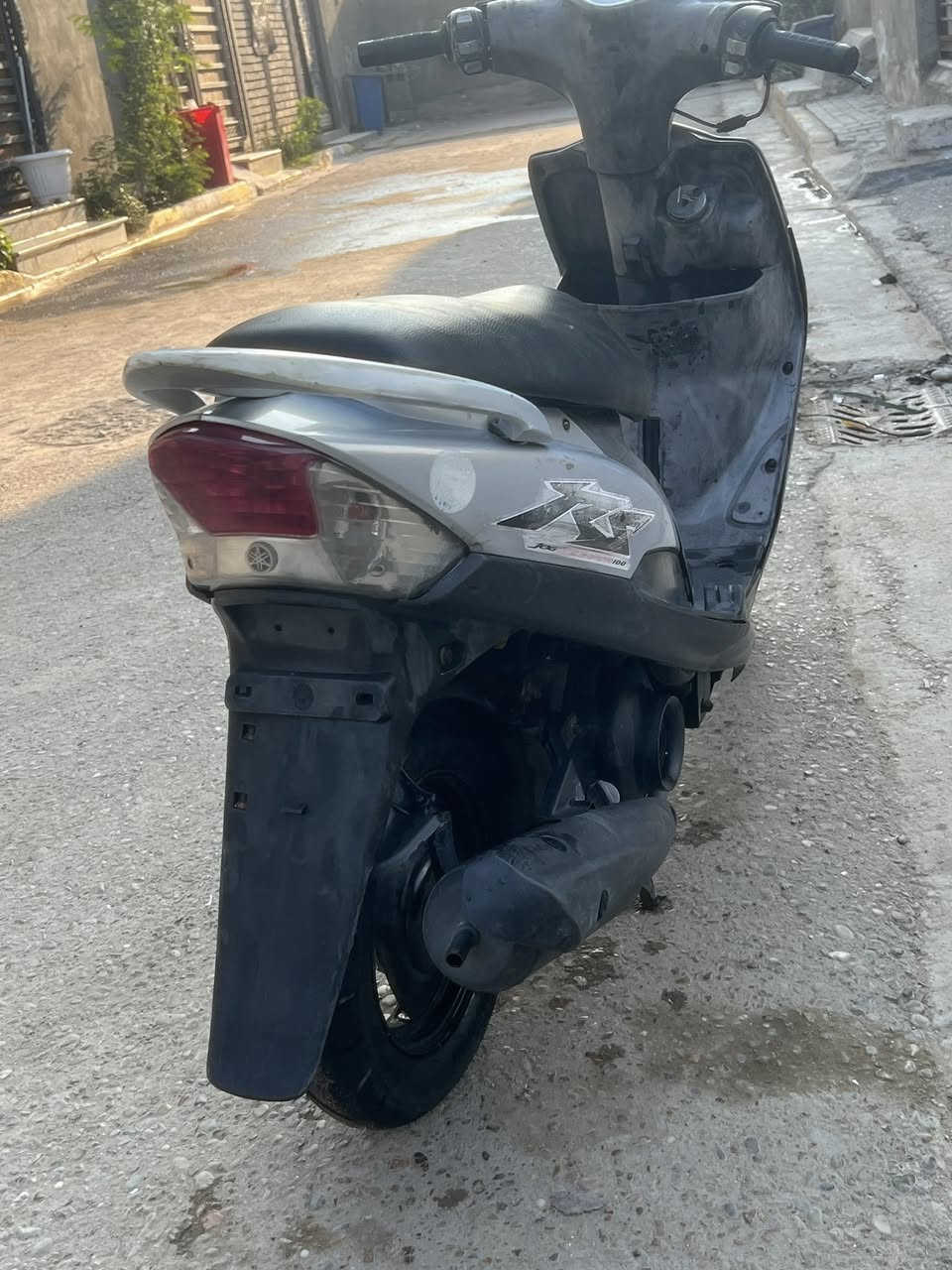 سلام عليكم دراجه ماكس للبيع دراجه رمبه برغي ممفتوح بيها العنوان بغداد الكماليه سعر750وبيها مجال رقم***********
