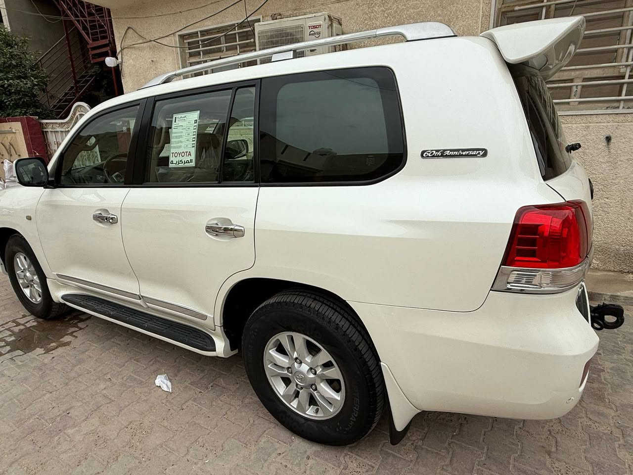 لاندكرو ٢٠٠٩ لوك جديده
بيه طخات باصفحة الصدر
كير ومحرك وكفاله بشرط
***********
