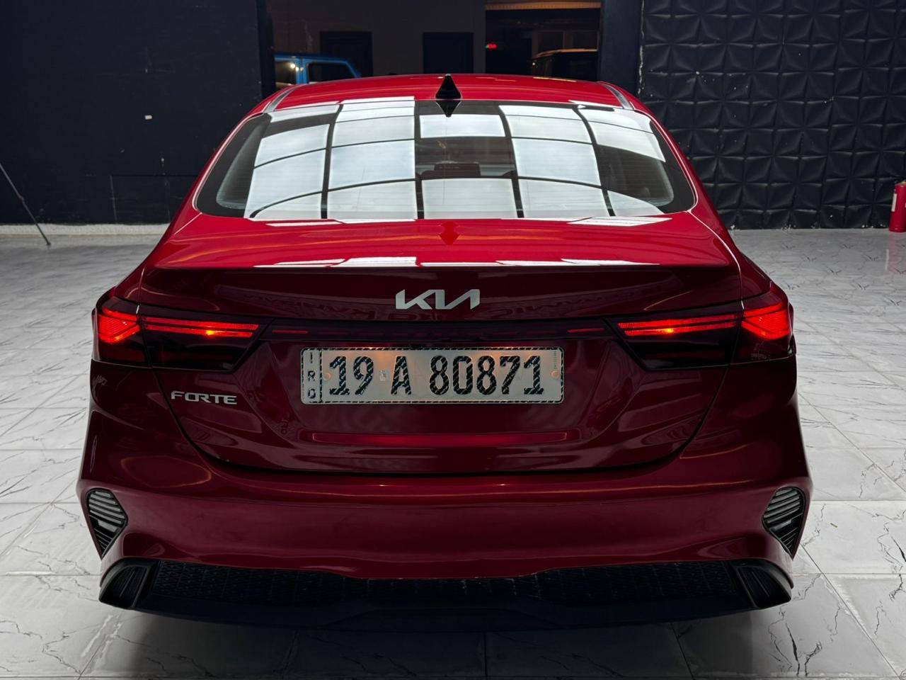 سلام عليكم 
كيا فورتي موديل 24  رقم كربلا 
رادر امامي خلفي وباقي المواصفات 
عداد المسافه 24 الف فقط صور الحادث مرفقه 
السعر 153 
***********
السعر ب152
