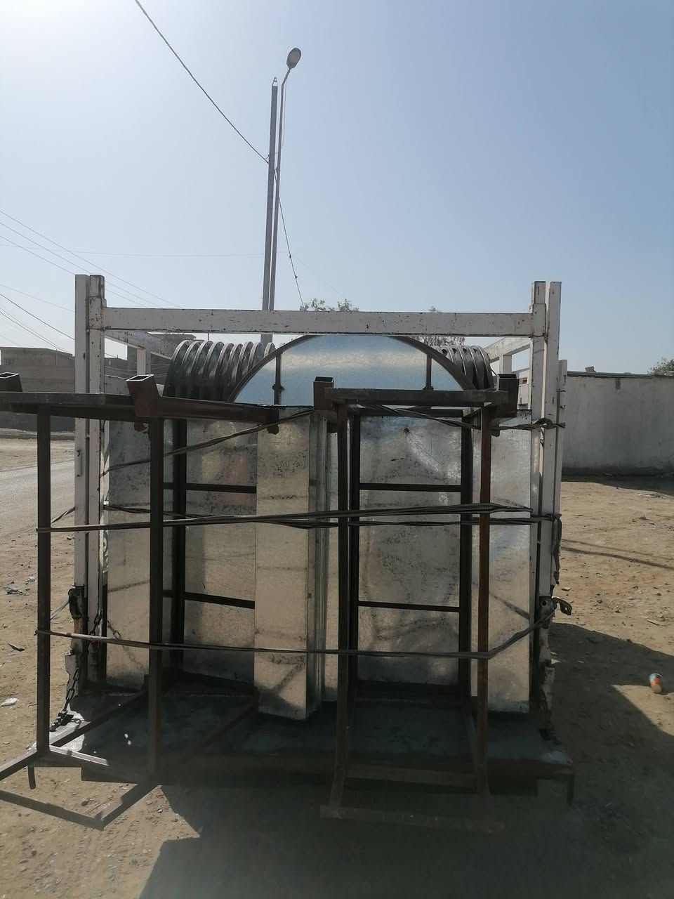 متوفر مغاسل بسعر ١٦٠ ميز دائري قياس ١٢٠ بسعر ٥٠ الف بغداد مستعدين لتجهيز المحلات بغداد ***********
