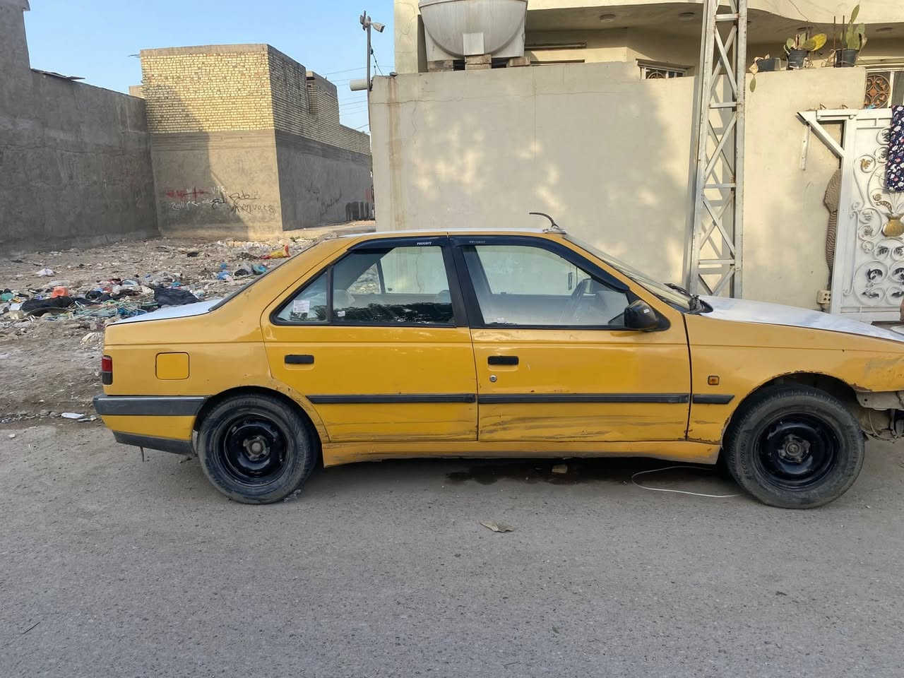 للبيع بيجو 405 موديل 2009 اوتماتيك محرك كورلا تبريد شغال رقم انكليزي هزة جديده مصفرة هيئه و غرامات بسمي تحويل ثاني يوم بيها نقوصات محركها كايم ابيعها على وضعها رايدها ب19 وبيها مجال بصيط اتصال علرقم *********** بغداد
