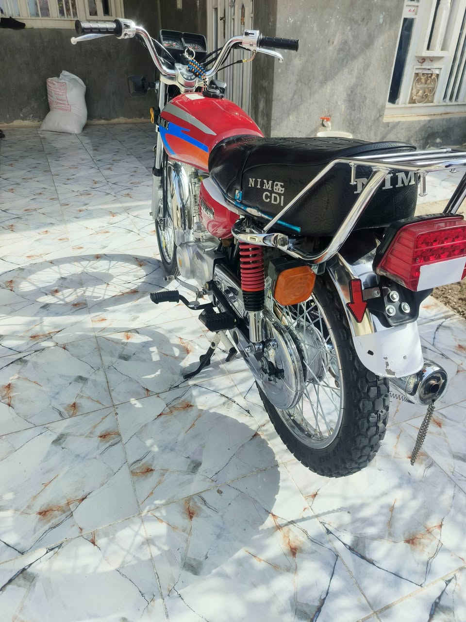 سلام عليكم شباب نامة متياز ٢٥ ٣احرف مكفولة كفالة عامة مكان الحفرية مستعجل على بيعتهة
***********
