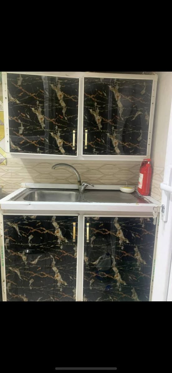 كاونتر سنك حديد متر معه الملحق نظيف اخو الجديد شرط الفحص سعره ١٢٥الف الشراي يتصل *********** ***********
