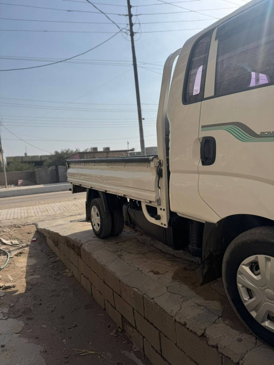 السلام عليكم سيارة دخول جديد سياره اوتوماتيك أدوات كصه شاصي شغل درجه اولى  محرك وكير كفاله سيارة مكينه سبلاين بلك حمي السعر 61 المكان البصرة ***********
