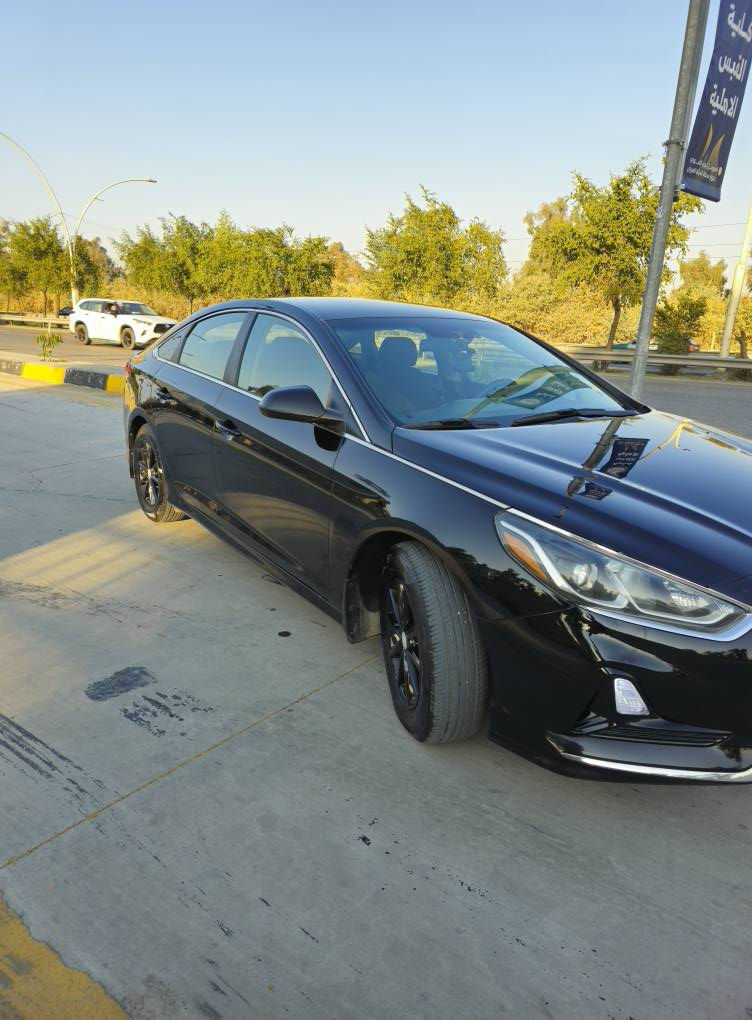 سوناتا امريكي 2019
محرك 2400 gdi 
رقم دهوك باسمي 
سنوية وهزة غير نافذة 
ضرر جاملغ خلفي مرفق صورة الضرر بالصور 
وبوند وجاملغين امامي صبغ كلير بدون ضرر
سيارة بدون اي نواقص 
السعر 124 مكانها موصل الايسر 
*********** 
*********** موصل, نينوى
