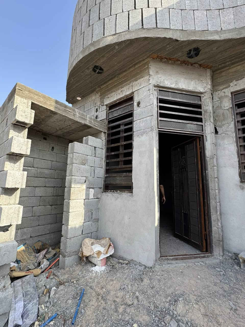 سلام عليكم بيت البيع مساحه 90 متر موقع لبيت بصره شط العرب زين عابدين نعيسه   شغل شخصي وشغل كله موثق الافتفسار اكثر اتصل ***********
