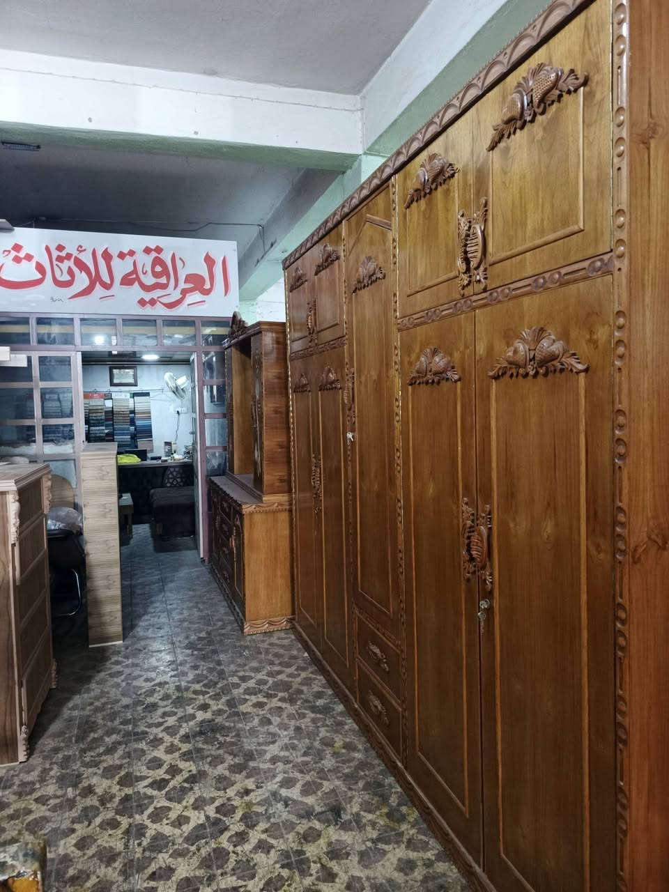 غرفه نوم خمسه ابواب ملحق نقش زان مصري  شغل ثقيل السعر 900 العنوان موصل الايسر الدركزليه لستفسار *********** وبي واتساب
