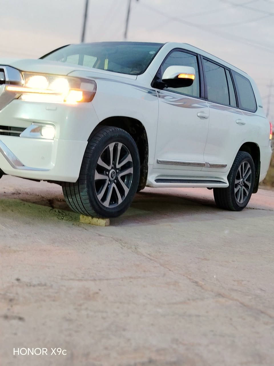 سلام عليكم سياره اند كروز موديل 17 مكينه 8 ستاندر رقم أربيل فطيميه مكان كربلاء سيطرت الابراهيميه واتصال على هذا الرقم ***********
