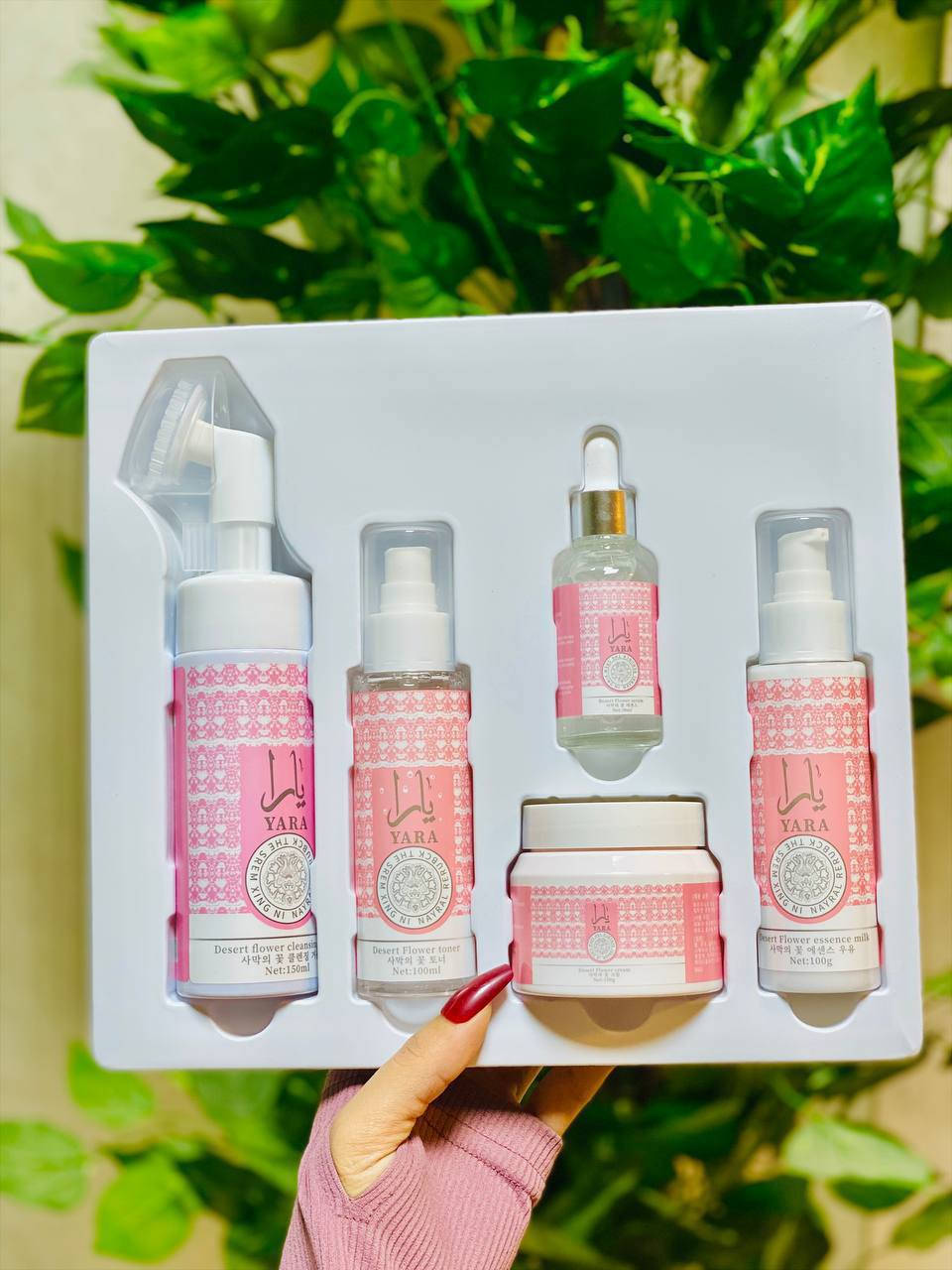 💗✨ مجموعة يارا للعناية الكاملة ✨💗

بكج متكون من غسول ✔️لوشن ✔️مرطب ✔️تونر ✔️سيروم 💖

دللي نفسك مع تشكيلة يارا الفاخرة بعبواتها الوردية الأنيقة، اللي تجمع بين الترطيب، النعومة، والرائحة اللي تدوم طول اليوم 🌸🌿

🛁 مميزات منتجات يارا:
✔ ترطيب عميق وفوري للبشرة
✔ روائح منعشة وأنثوية ساحرة
✔ مناسبة لجميع أنواع البشرة
✔ تركيبة طبيعية آمنة وخالية من المواد الضارة

💖 كل ما تحتاجينه لجمالك في طقم واحد! 💖
 
✨ لأن الجمال يبدأ من العناية بنفسك 🩷


**إذا كنت صاحب هذا الإعلان وتريد حذفه لأي سبب، رجاءا أرسل رسالة إلى الدعم الفني**