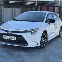 كورلا موديل 24 هايبرد فول 1/1 داخل احمر السياره ماشيه 30 بعدها ع وضع ا...