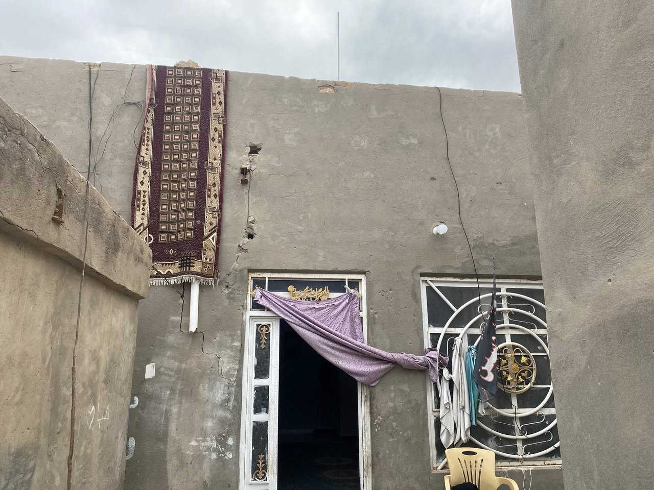 بيتين للبيع العنوان حي الجوادين المساحه الكليه 490 متر طابو صرف واحد محجوز وجاي نسدد
والثاني حر 
المحجوز تسديد تلقائي يعني ماعليك بلتسديد 

للاستفسار 
***********
