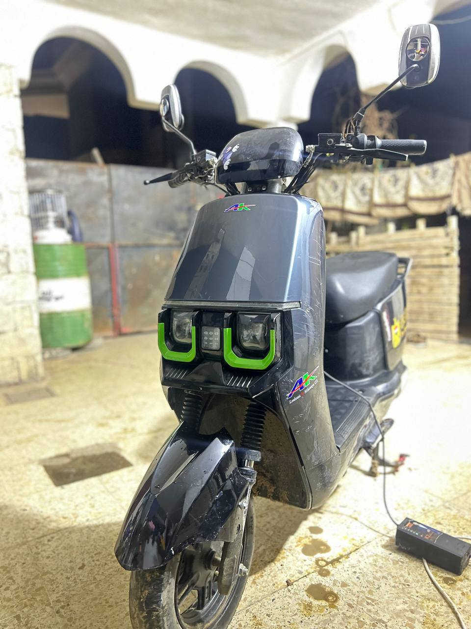 دراجه شحن سكنس 6 بطاريات للبيع سعر 425 الف تواصل ***********
