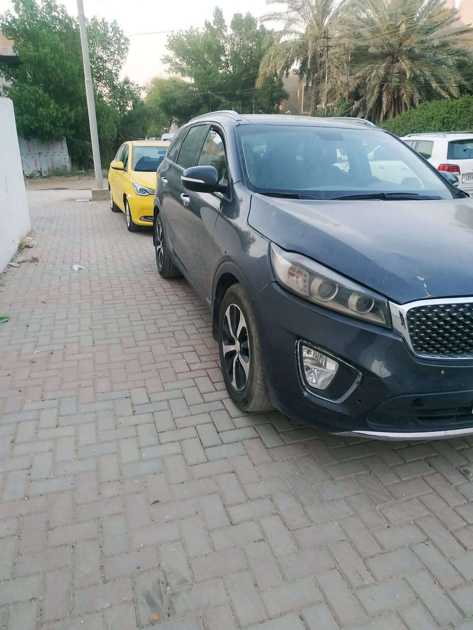 السلام عليكم سورنتو امريكي بيه ثلاث قطع تبديل مكينه مفتوحه سته سلندر جي تي اي سياره فول عده الرادار 
ملاحظه اني مكلف بلنشر هذا رقم صاحب السياره 
*********** ابيع أو مراوس اب سياره صالون
