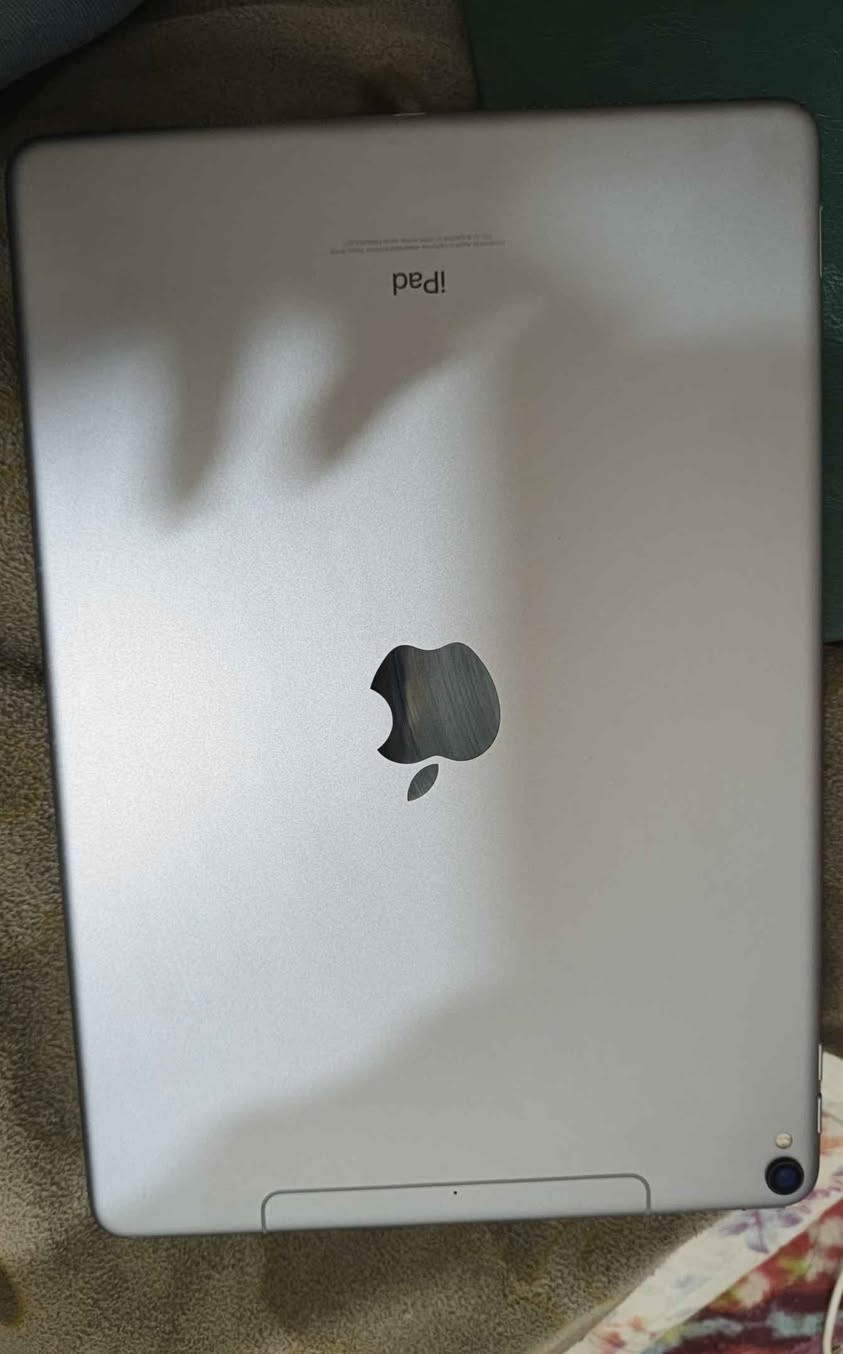 ايباد برو  2017 10.5 حجم شاشة ذاكره 64 وبطارية كلش ممتازة والايباد يدعم 120 هيرتز بس ببجي تدعم 60 وياه شاحنة وحافظة دفترية وكيبورد فقط ب٣٢٠ توصيل متوفر كربلاء, العراق


**إذا كنت صاحب هذا الإعلان وتريد حذفه لأي سبب، رجاءا أرسل رسالة إلى الدعم الفني**