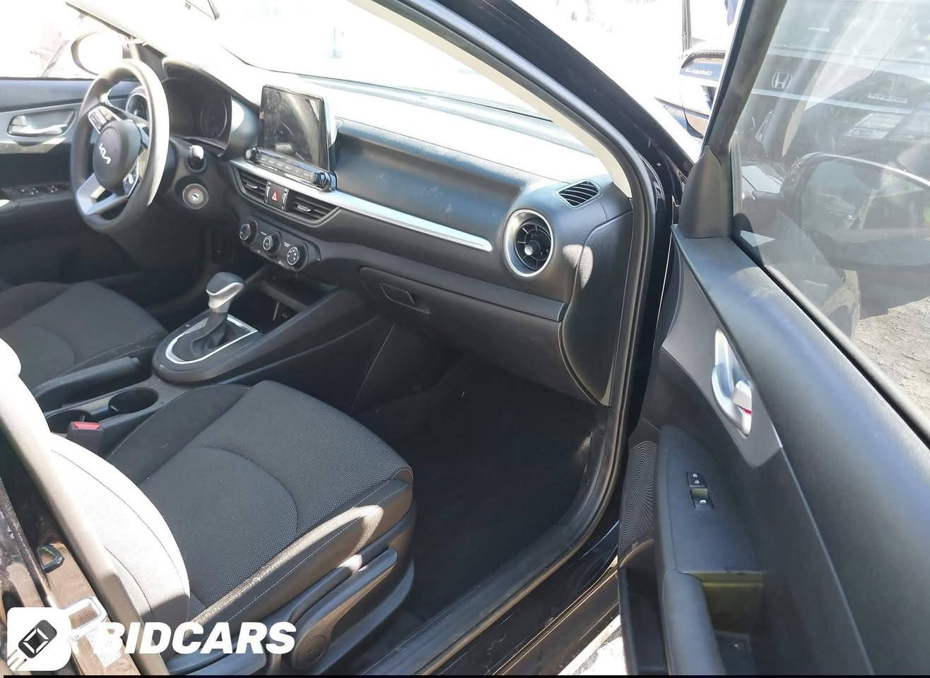 كيا فورتي ٢٠٢٣
مرقم معوقين ذي قار 
الحادث بابين فقط مثل ما موضح بالصورة ومصلحات نفسهن
السيارة بدون اي تبديل
ماشية ١٨ الف ميل
المكان شطرة
السعر ١٥٠
***********
