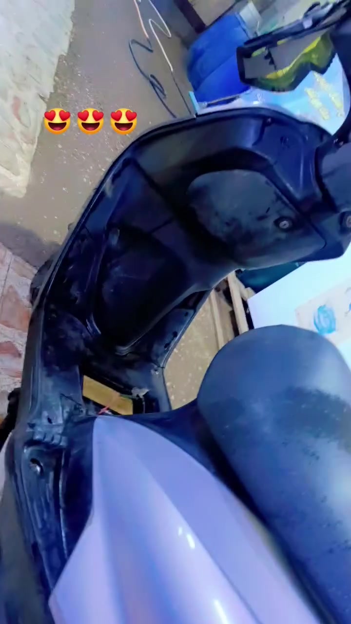 شعندك دراجه نزلهه باجر جمعه خلي واحد يستفاد من لاخ 🛵
ماكس 140 كامله نقص بس باتري واهم يشتغل مكاني بغداد الشعب 
/
كفرات سلف هندر كهربائيات دبلات جديده مري نظارات شمسيه كيج بانزيل كيج سرعه كلهه شغاله 
الشراي يتصل وخادم ***********
