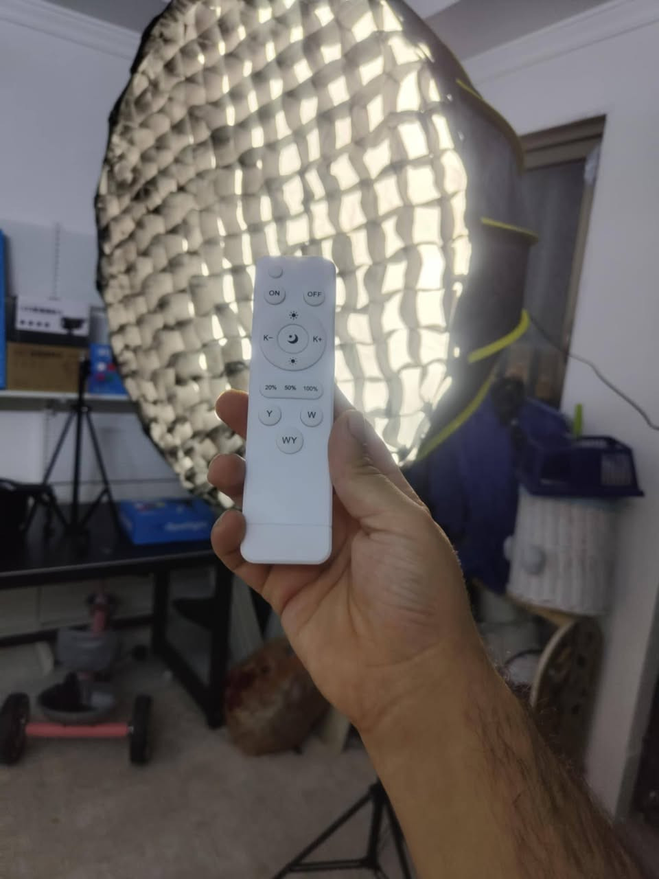 سيت الإضاءة كامل مستمره (جديد غير مستخدم )
قوة الإضاءة 100 واط 
الأوان ابييض و شمسي و اسفر 
ويا سوفت 90 سم و ستاند 2 متر 

قفلة 130 الف 🔒

توصيل موجود الجميع مناطق العراق


**إذا كنت صاحب هذا الإعلان وتريد حذفه لأي سبب، رجاءا أرسل رسالة إلى الدعم الفني**