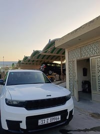 جيب 2023 بلاك توب 7 راكب فول عدا الفتحه حادث جانبي بدون ايرباك تبديل ا...