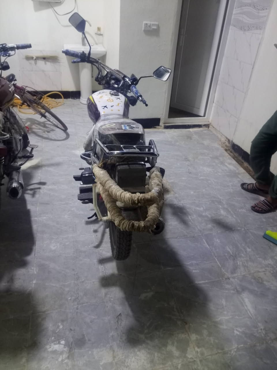 للبيع اربعه كير موديل 24 مكفوله كفاله عامه اوراق موجوده المكان الصفره السعر 675 بيهه مجال ***********
