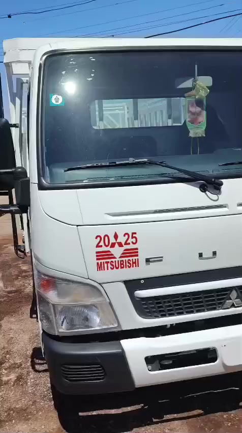 كنتر لبيع موديل 2025 رقم بغداد 
كفاله عدى بارد كد 4اصابع باب العبري سياره جديده ماشيه 85الف رقم بغداد انكليزي الجديد  285وبيه مجال 
عنوان السياره بصره القرنه
رقم الهاتف ***********
***********
