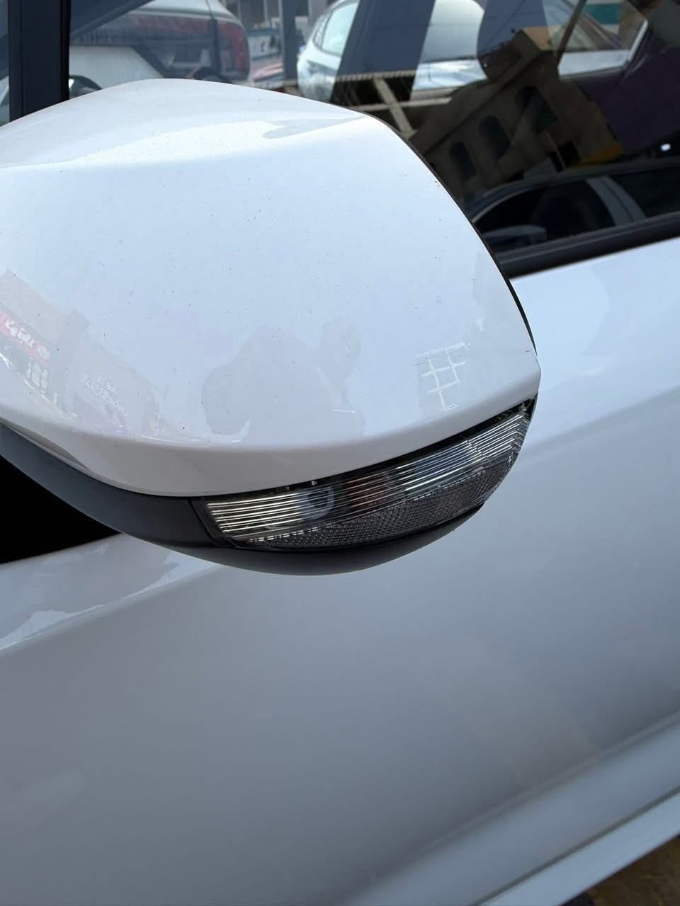 رمضان كريم
تويوتا كورلا خليجي  هايبرد  شكل الامريكي 
مرقم كامل بغداد الرقم الدولي الجديد وماشيه 3 الاف ومكفوله كفاله عامه من الشخط والبارد والصبغ 
سلايد روف 
بصمه تشغيل 
محرك 1800
لد امامي 
لايت عدسه 
داخل مخمل 
ويل كب كروم 
كامره خلفيه 
هندر كهرباء 
حساس لايت 
رادرات اماميه 
نحديد المسار 
وبيها مواصفات السياره 
ورايدها 153$ 
والاتصال ***********
بغداد / الوزيريه
