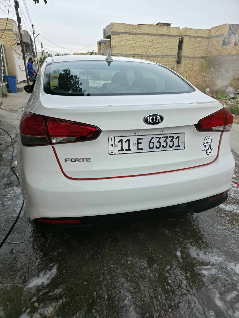 سلام عليكم
فورتي امريكي موديل 17
2000دوش
رقم انكليزي هزة جديدة  ضربتها بابين عكس السايق صور الحادث مرفق  بالصور بجم كبس
 كير مكينة صدر مكفولات 
منظومة زنون عدسات
تخم تاير جديد
دوشمة جلد اصلي
عمل ادامة لمنظومة البنزين والماء
*********** Colombo, Sri Lanka
