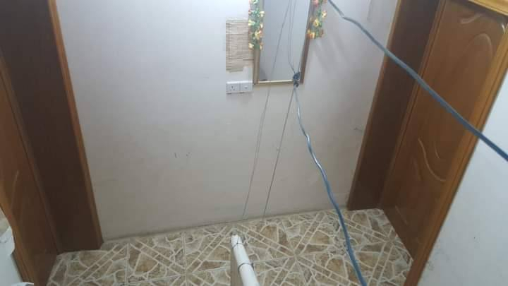 مشتمل ٥٠ متر للابجار يتكون من  طابقين في منطقة البوبيات (الفرع مقابل اسواق البرتقالة)  للايجار يتكون الطابق الارضي من( استقبال ومطبخ مفتوح على صابة وحمام) والطابق الاول ( غرفة نوم كبيرة وغرفة صغيرة فيها حمام) مبلغ الايجار (٢٥٠) الف في الشهر
للاستفسار والتواصل على الرقم ***********
