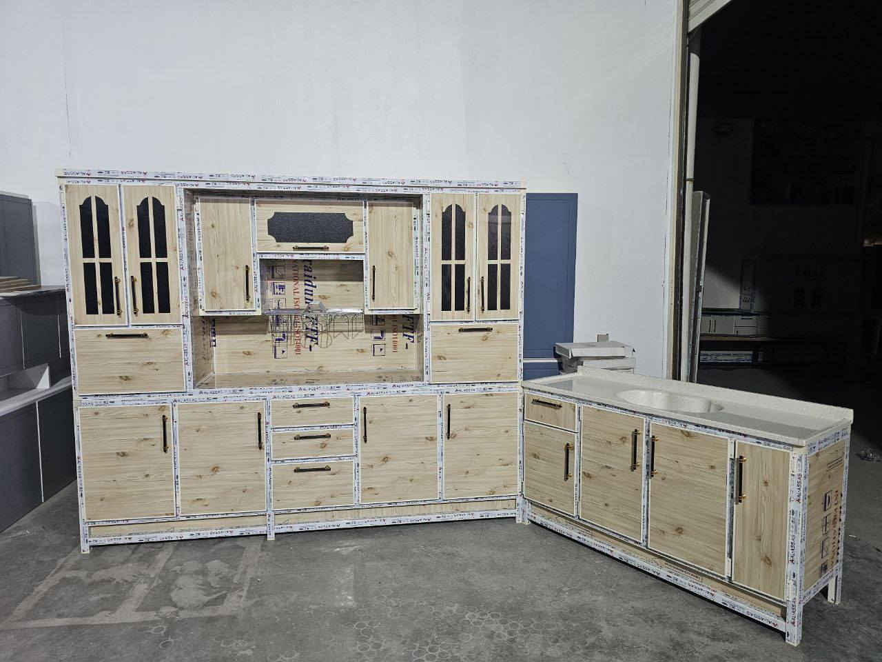 كاونتر (مترين ونص ) مع سنك مرمر( متر ونص )
داخل وخارج المنيوم 🤗 

مواصفات العمل 

😍المنيوم صيني درجه اولى

❤️ضهر المنيوم بليت
❤️داخل المنيوم  بليت + بنل ثقيل
❤️يدات  استيل 
❤️سطح مبطن خشب mdf
❤️حجل ارضي

العنوان الفلوجه قرب جامع الفاروق مجاور مقبرت الشهداء 👈يتوفر بنضام القسط والنقد 🔴 للإستفسار مراسلة الصفحة
 او الواتساب : ***********

اتصال : ***********
