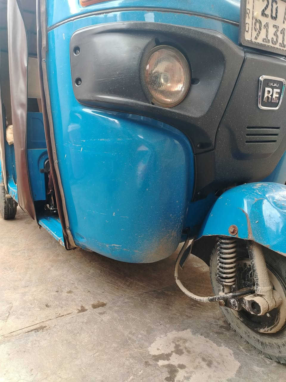 للبيع 2020 شهر11
نقصها عنبار بريك رأيسي
وسمكره صفاح مساطر
ومن يم ركبه خياس بس
باقي كفاله كلشي شغال
*********** بعقوبه التحرير
