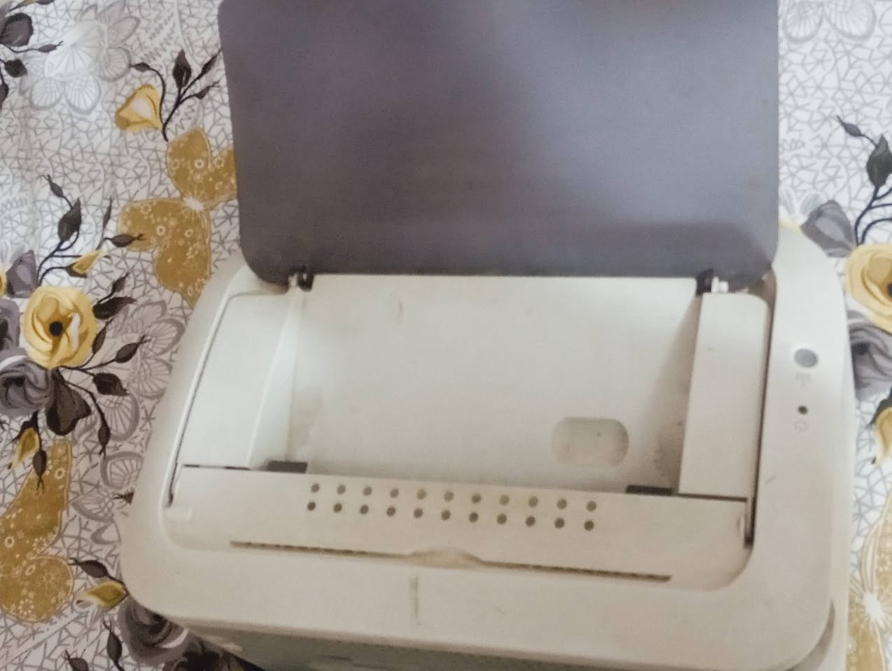 طابعة جديده استعمال قليل كلش للبيع 

🖨️ طابعة ليزر أبيض وأسود أصلية من Canon
 سريعة بالطباعة ومناسبة للبيت والطلاب والمكاتب
طباعتها ممتازة للنصوص والمستندات
 التونر اقتصادي

الموديل: Canon imageCLASS LBP6030
النوع: ليزر أبيض وأسود
السرعة: حوالي 18 صفحة بالدقيقة
الحالة: مستعملة وتعمل بشكل جيد

💰 السعر: (  125  )وبيها مجال بسيط

📍 الموقع: (بابل قضاء المحاويل)

للاستفسار ، راسلني على الخاص.او اتصال
موجود واتساب وبيك خير وتدلل
***********

#للبيع #طابعة_كانون #Canon #LBP6030 #طابعة_ليزر #طابعات #العراق
