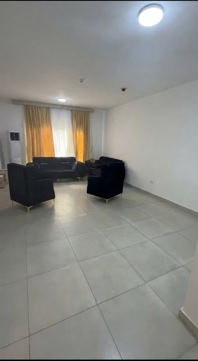🏢 شقة مؤثثة للايجار – مجمع دار السلام السكني

📍 الموقع: منطقة البيجية، مجاور جامعة آشور
📐 المساحة: 134 م2
🏢 البناية: D2
⬆️ الطابق: عالي
🌆 إطلالة مميزة داخلية مقابل المول (لا توجد بنايات أمام الشقة)

🛏️ غرفتا نوم وحدة ماستر
🛋️ صالة واسعة 
🍽️ مطبخ
🚿 2 حمام
🌿 2 بلكون
📦 مخزن و غرفة الوندري 

❄️ مجهزة بـ 4 سبالت نوع توسوت إنفيرتر، منها سبلت كنتوري 2 طن في الصالة
🍽️ مطبخ متكامل درجة أولى
🔥 سخان
وبسعر كلش مناسب
للتواصل ***********
