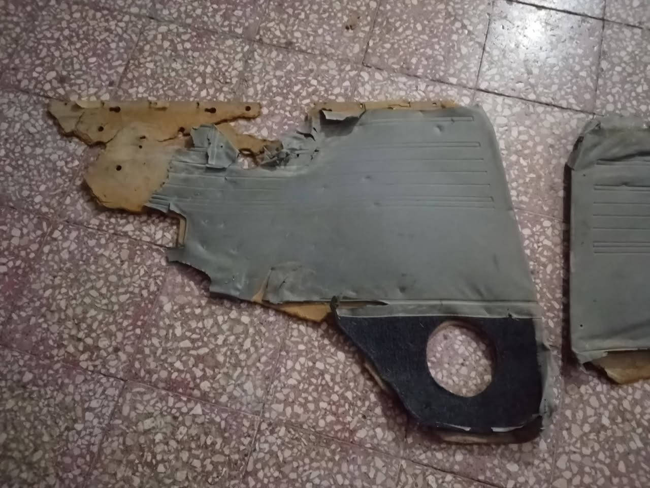 ♦️♦️ تحوير ابطاين أبواب
يوجد لدينا تغليف و تحوير الجميع انواع السيارات 
العنوان العزيزية الشباب مقابل العمارة السفينة 
الاستفسار اتصل على رقم ***********
خادمكم ابو رســــــول 
دوشمة التساهل
