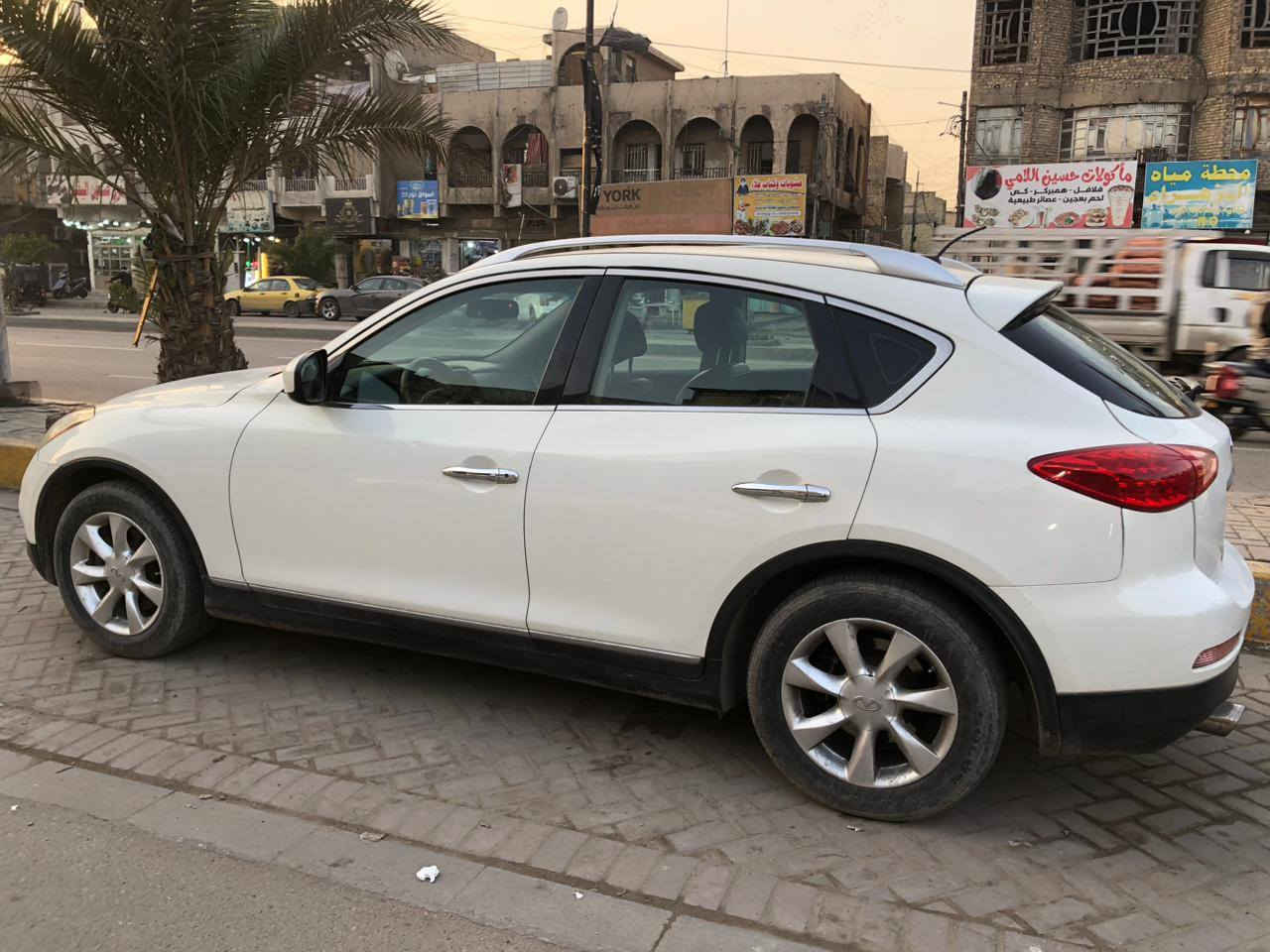 السلام عليكم
انفنتي موديل ٢٠١٠ وارد أمريكي 
ماشية ٥٤ الف فول مواصفات
السيارة باسمي تحويل شرط 
مكاني بغداد مدينة الصدر شارع الفلاح قطاع ٥
***********
السعر ١١٥ ورقة
و كلشي موضح بالصور و السونار
