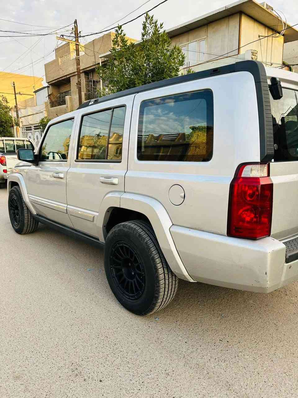 جيب كوماندر 2010
سياره مكفوله من الضربه والصبغ والتبديل 
ماشيه 145 الف
رقم ديالى الدولي 
وين ميعجبك اتحوله بسمك
مكانه السياره بغداد 
السعر 110
المكان بغداد 
الرقم ***********
