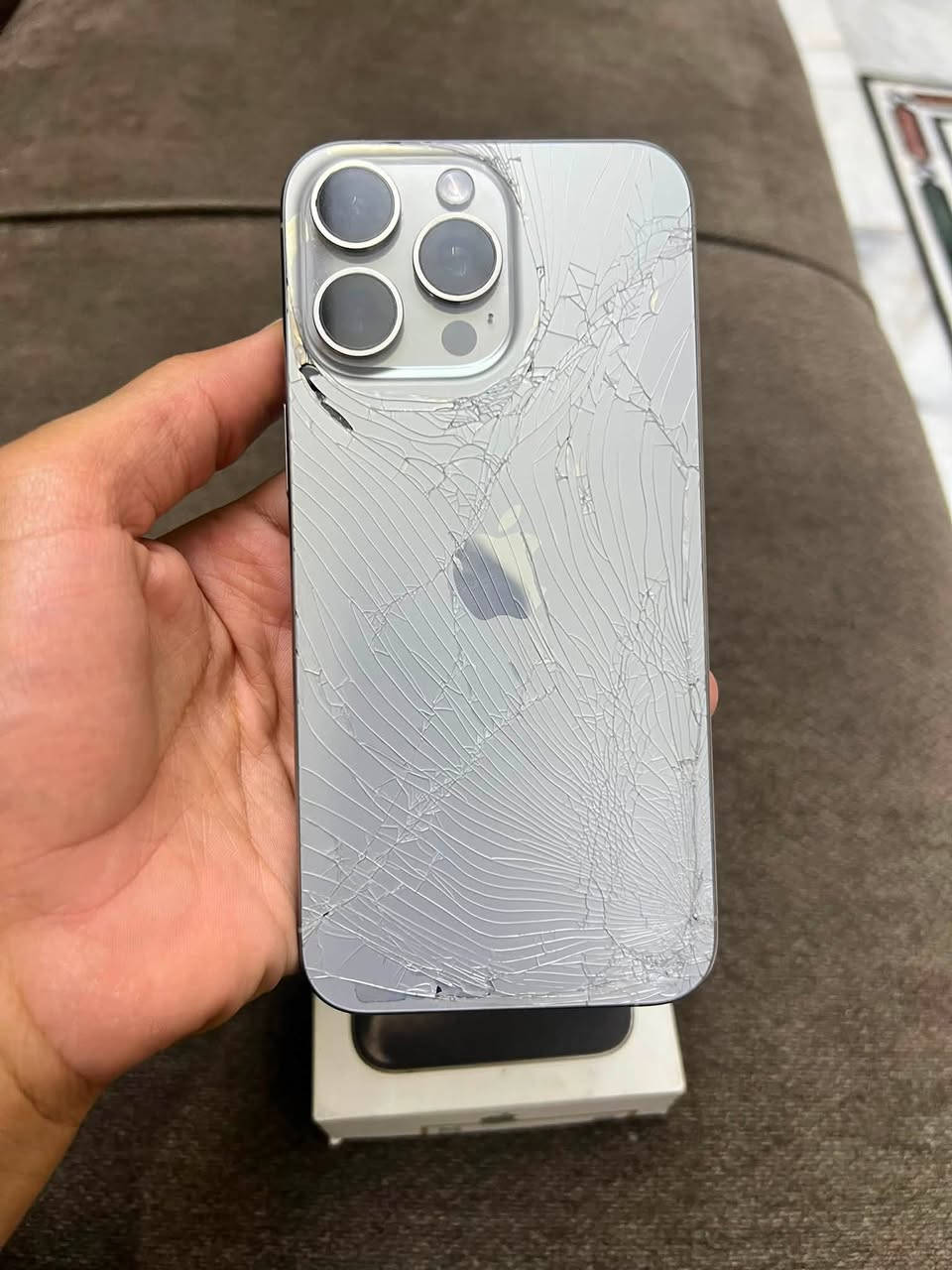 سلام عليكم 15برو ماكس جهاز كلش حلو ذاكرته 256  بطاريته 87 بدل شاشه نوعيه حلوه ولضهر مكسور فيس إيدي شغال
سعر 650
***********
