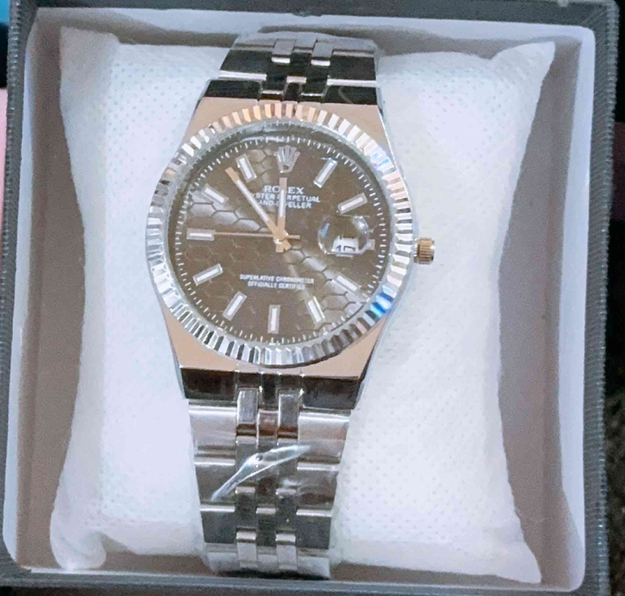 ساعات رجالية والماركات معروفة الزجاج حجر الزفير طلاء ثابت اصلية 100/100


**إذا كنت صاحب هذا الإعلان وتريد حذفه لأي سبب، رجاءا أرسل رسالة إلى الدعم الفني**