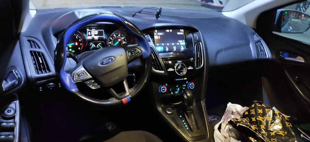 ‎Ford Foucs 2017 SEL
‎            ( سعری 97 وەرەقە )   
‎فۆرد فۆکس 
‎مۆدیل : 2017                                                           
‎مواسەفات : SEL 
‎٤ پستن : مەکینە ٢٠
‎سیلاد ، شاشە گەورە بیلاد ، ناو لید 7 ڕەنگ بیلاد 
‎حەساس و کامیڕا ، سوکان ڤۆلیۆم ، 
‎دەبل گێڕ : عادی ، تۆماتیک ، سپۆرت 
‎ئەرباگ : بیلادیە نەتەقیە 
‎دوو پارچەی سبوخ ( چاملخ ، بۆنید ) 
‎یەک ساردە کوتی هەیە 
‎320 هەزار غرامەی لەسەرە 
‎سەنەوی مانگی 6 . 2024 بەسەر چووە 
‎       (ڕەقەم تەلەفۆن:  *********** )     
‎ڤایبەر وەتسئاپ    
‎شوێن هەولێر 
‎( سعری 95 وەرەقە )
‎1FADP3H20HL248320
