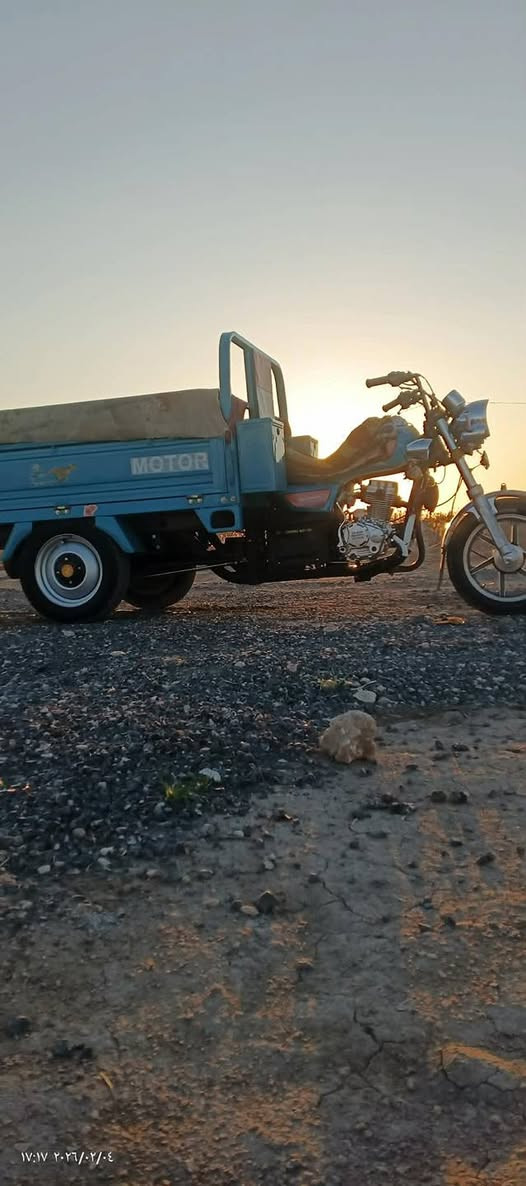 سلام عليكم ستوتة للبيع موديل 2023 طالعة 2025 سعر مليونين و700 و بيهة مجال مكان كربلاء رقم صاحب الستوتة ***********
