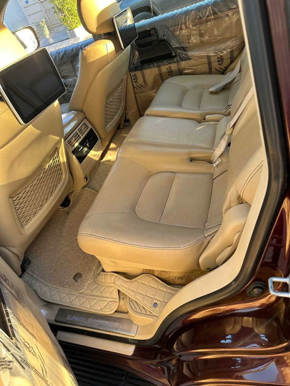 السلام عليكم للبيع لاندكروز موديل ٢٠١٦ السعر ٤٢ الف للاستفسار***********
