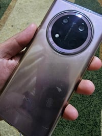 جهاز هاتف Honor X9c لون بنفسجي بحالة ممتازة. يحتوي على كاميرا 108MP لي...