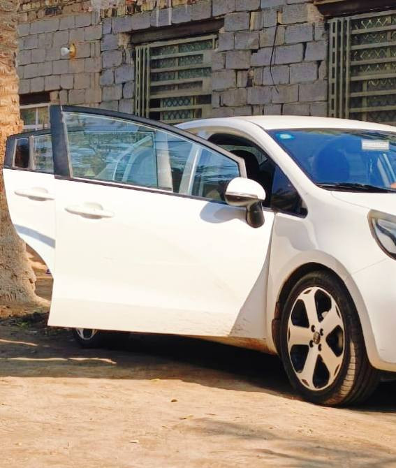 سلام عليكم 
         ... مڪلف بالنشر 

سيارة كيا ريو  2013 
 رقم بغداد
مكفولة كفالة عامة من ضربة وصبغ 
گير ومكينة مكفولات ،
 مكينة 1600
تبريد شغال ثلج 
سيارة بأسمي سنوية 2028
سعر السيارة 105 بيها مجال حگ الجيه ❤️
عنوان / بابل / الكفل 

للأستفسار اكثر ، رقم صاحب السيارة
 ‏‪***********‬‏
