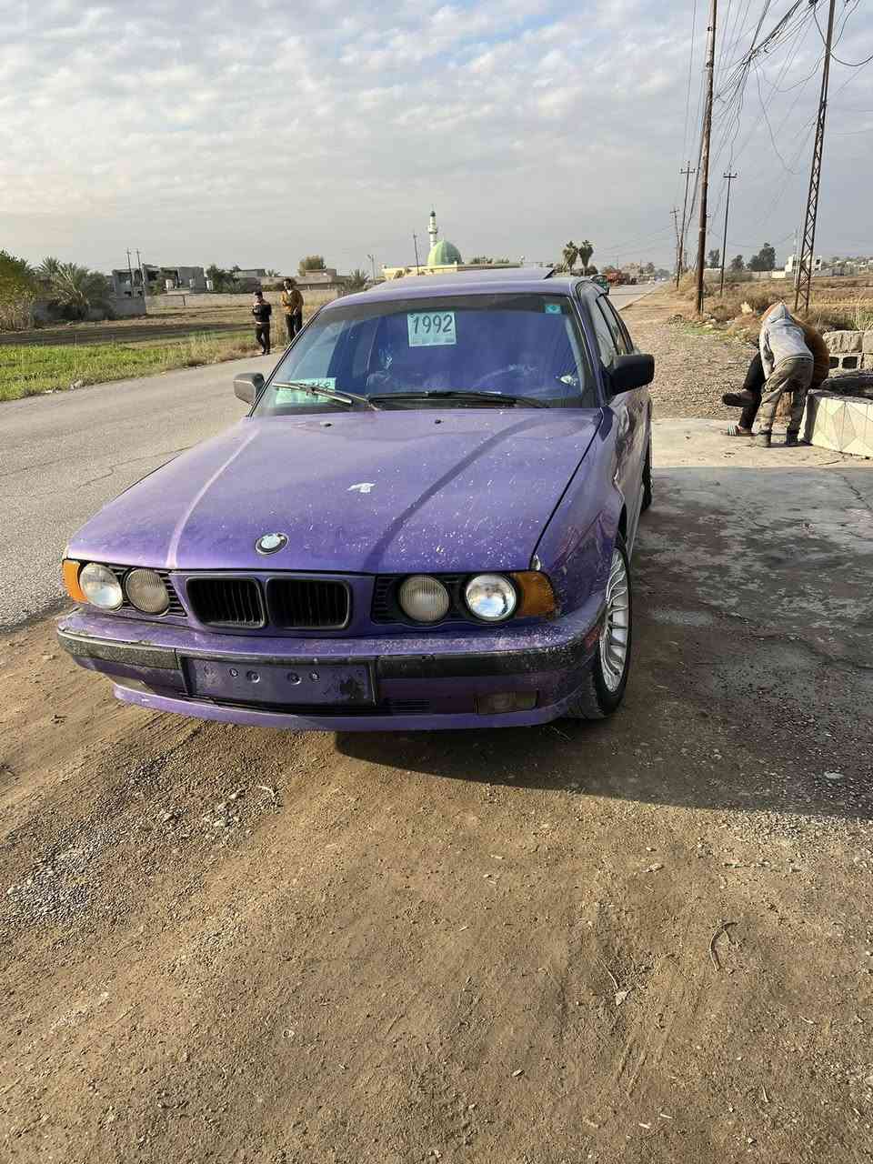 بي ام ٥٢٠   محرك مسكر ٢٥
سيارت تغيير لون بل سنويه بنفسجي غير محدد 
مسكر فانوس          سنويه بسمي لل ٢٧
گير عادي 
سلايت ٣ طكات 
تدفئه نار 
تبريد ❄️ ثلج
ويل البينا تو سايز
صدر امامي خلفي جديد
كهرباء كلها شغاله مابيها گلوب طافي 
كزوز رياضي + كاتم تحكم ريمون عن بعد
السعر ٥٥ وبيها مجال  حك الجيه

مكان السياره تكريت البوعجيل
***********
