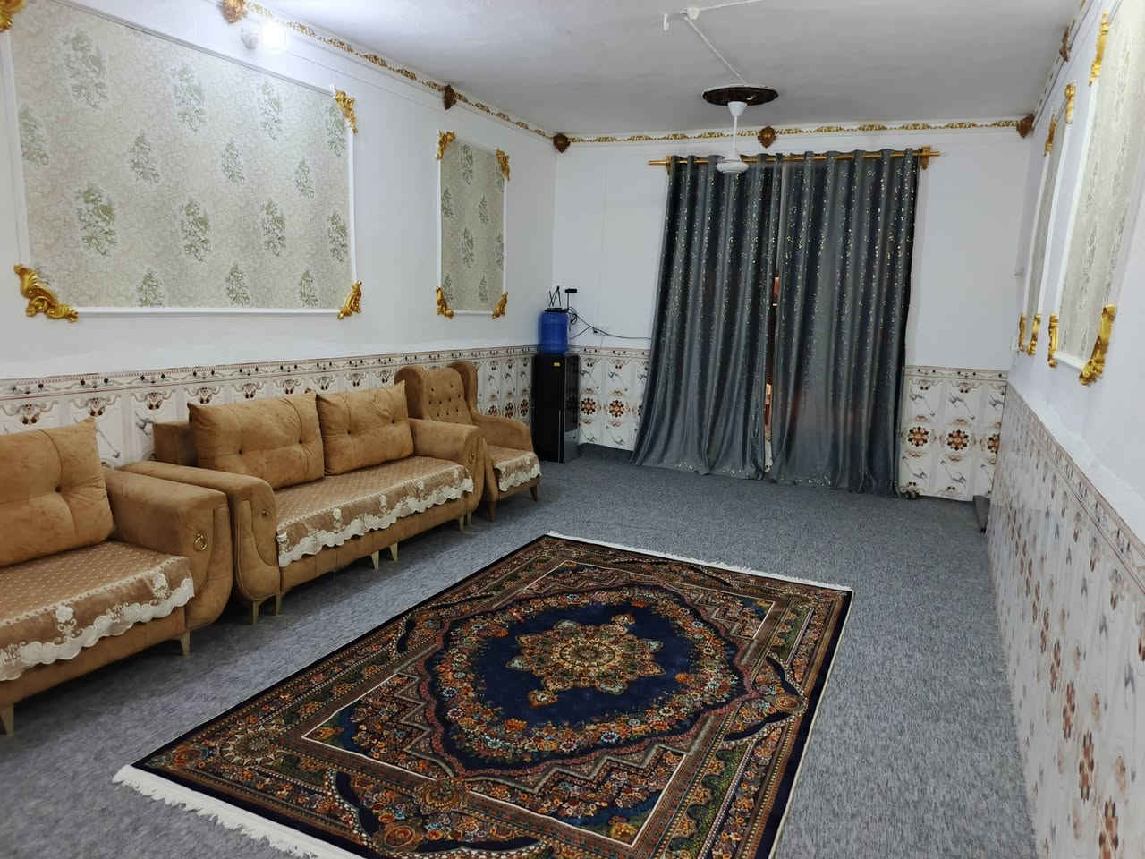 دار للبيع خلف المول الجديد مقابيل  العلوة   مساحة البيت 270متر كامل مكمل من كلشي  سعرة 75 زراعي ***********
