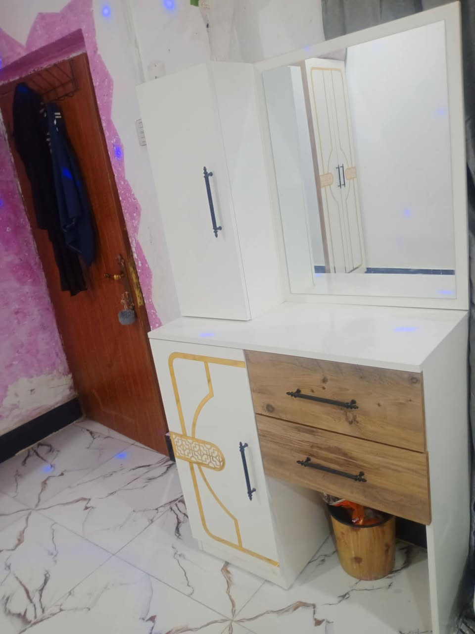 سلام عليكم غرفه تركيه للبيع جديده استخدام شهرين فقط ***********
