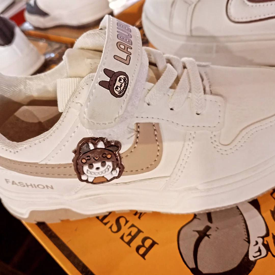 #متاح احذيه بناتي ولادي طفل طفله سعر القطعه 8 الف التوصيل داخل ميسان الف دينار التواصل ***********
